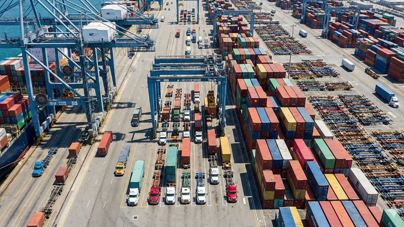 Container drayage truck